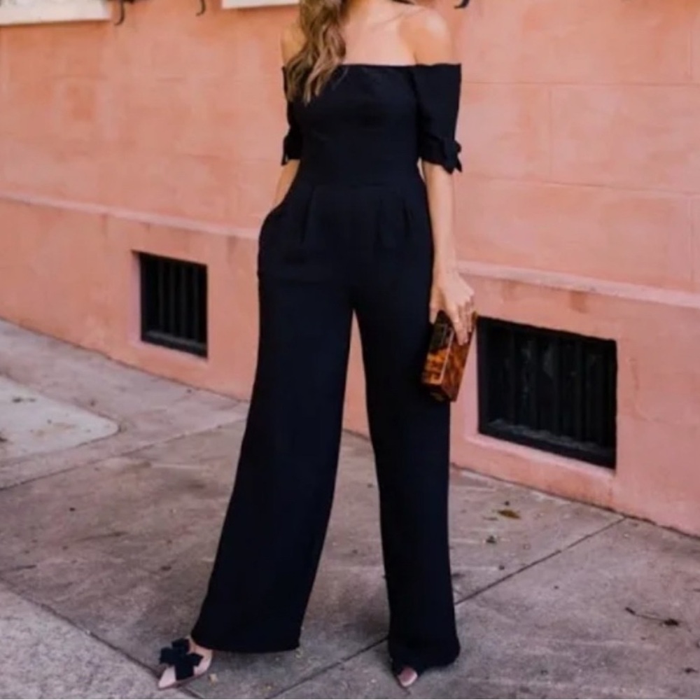 Gal Meets Glam | Meredith off the shoulder jumper jumpsuit Women’s size 2